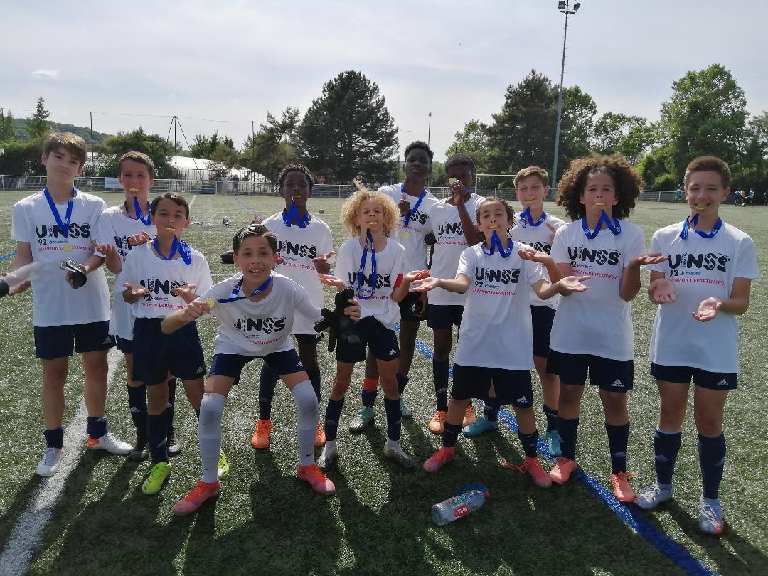Nouveau championnat remporté par la section sportive football Collège